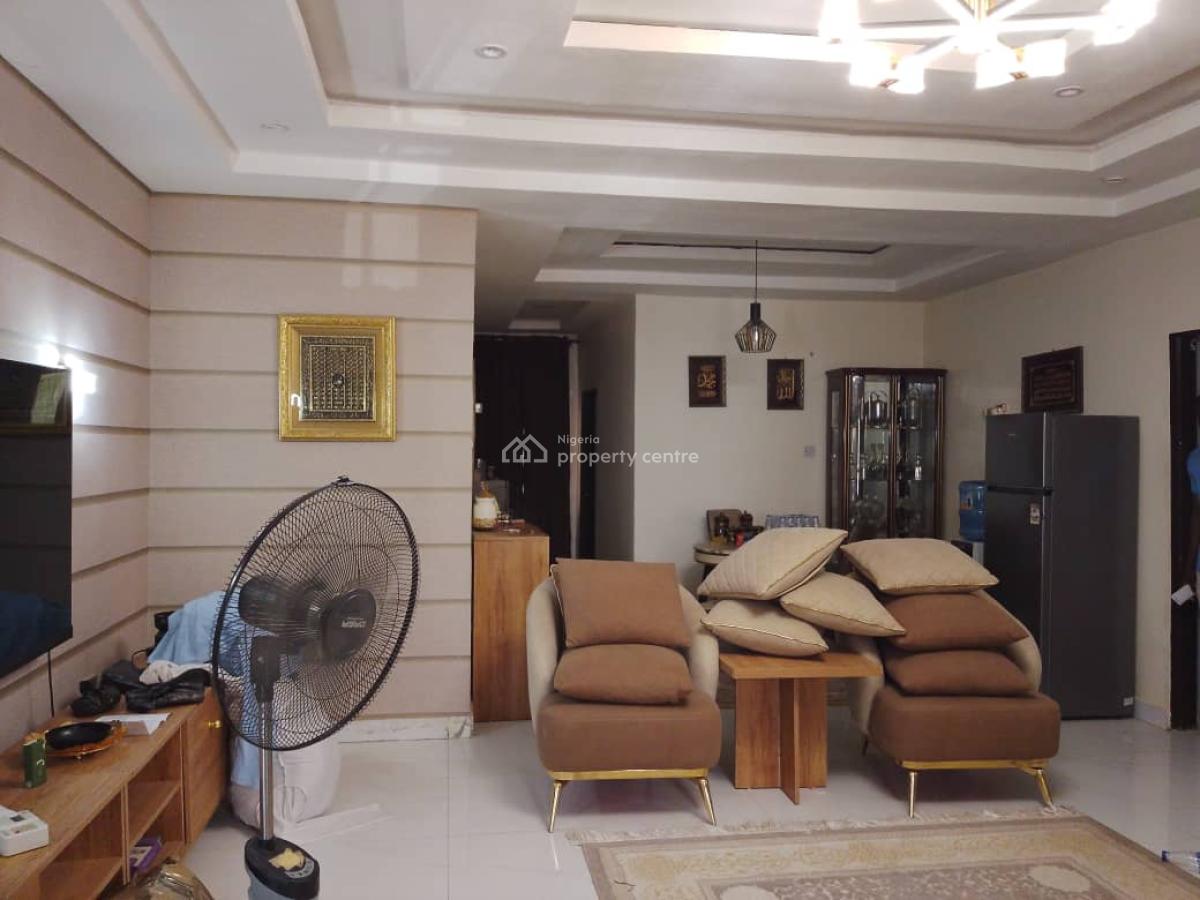 a Good Spacious 2-bedroom Flat (un-furnished), After Coza Church, Guzape District, Abuja, Flat / Apartment for Rent