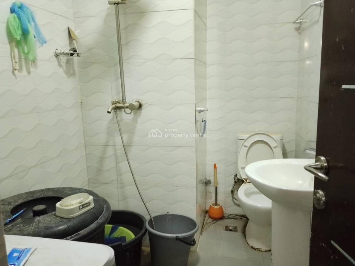 a Good Spacious 2-bedroom Flat (un-furnished), After Coza Church, Guzape District, Abuja, Flat / Apartment for Rent