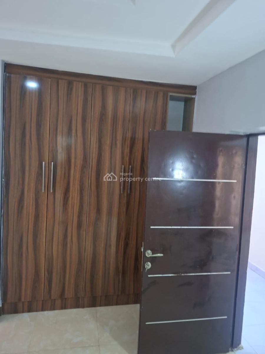 a Very Good Spacious 2-bedroom Flat, After Coza Church, Guzape District, Abuja, Flat / Apartment for Rent