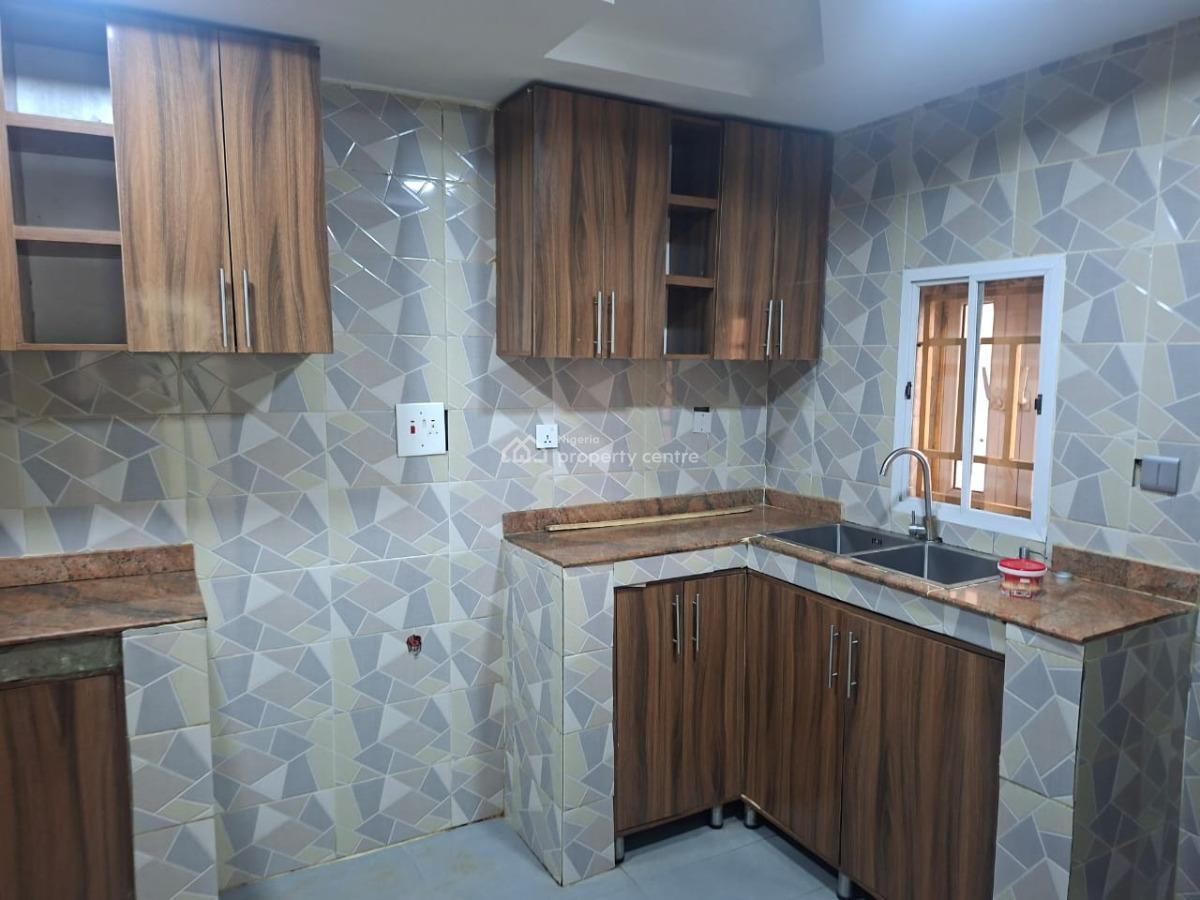 a Very Good Spacious 2-bedroom Flat, After Coza Church, Guzape District, Abuja, Flat / Apartment for Rent