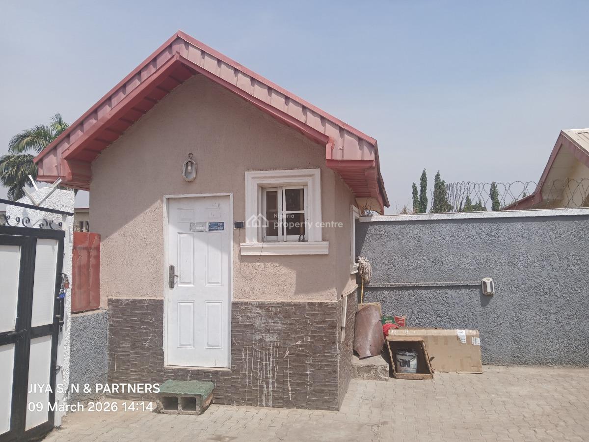 Well Renovated 3 Bedroom Fully Detached Bungalow with 2 Units Self Contain Bq, Suncity Estate, Galadimawa, Abuja, Detached Bungalow for Rent