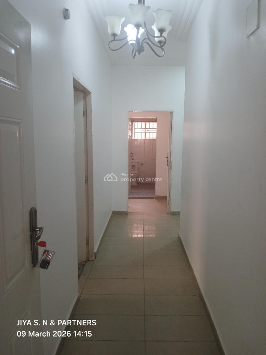 Well Renovated 3 Bedroom Fully Detached Bungalow with 2 Units Self Contain Bq, Suncity Estate, Galadimawa, Abuja, Detached Bungalow for Rent