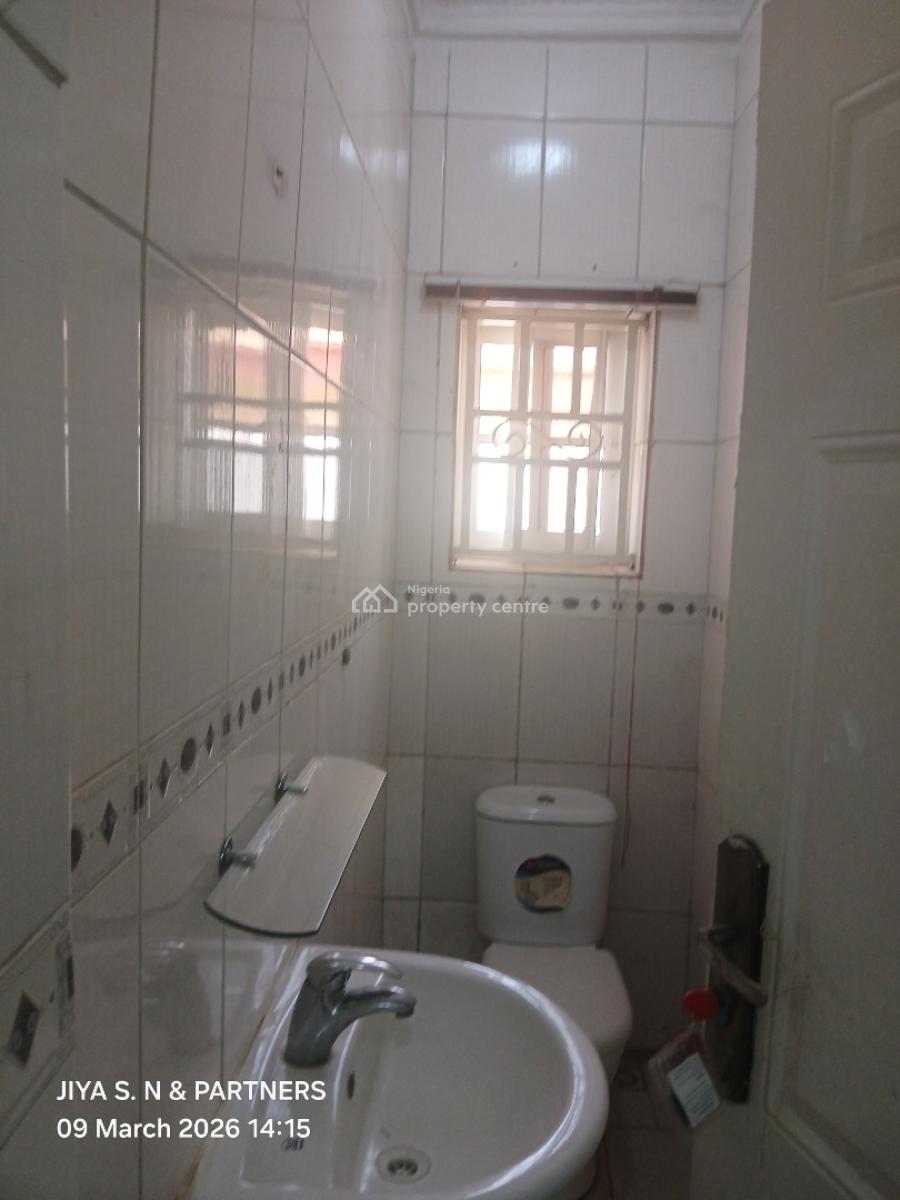Well Renovated 3 Bedroom Fully Detached Bungalow with 2 Units Self Contain Bq, Suncity Estate, Galadimawa, Abuja, Detached Bungalow for Rent