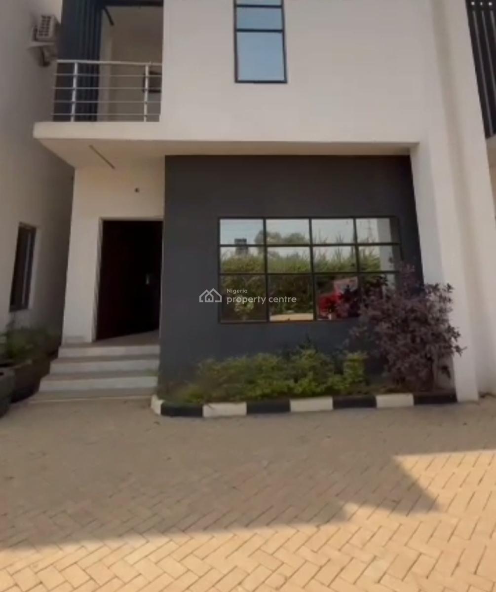 Distress 4 Bedroom Terraces Duplex, Gaduwa, Abuja, Terraced Duplex for Sale