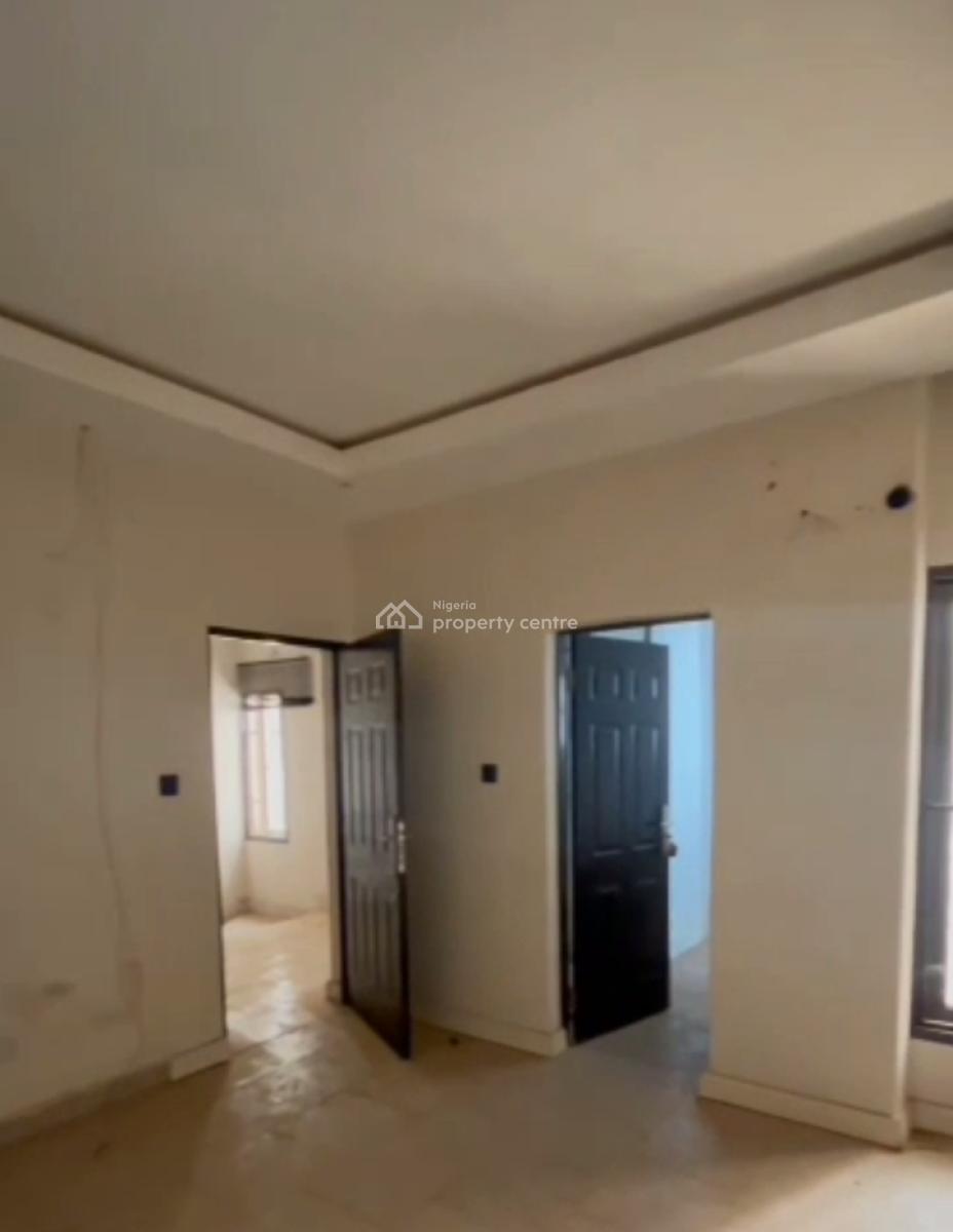 Distress 4 Bedroom Terraces Duplex, Gaduwa, Abuja, Terraced Duplex for Sale