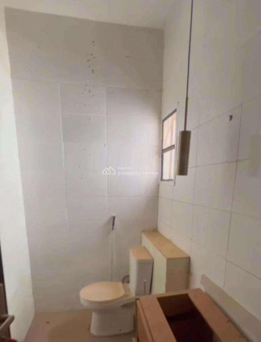 Distress 4 Bedroom Terraces Duplex, Gaduwa, Abuja, Terraced Duplex for Sale