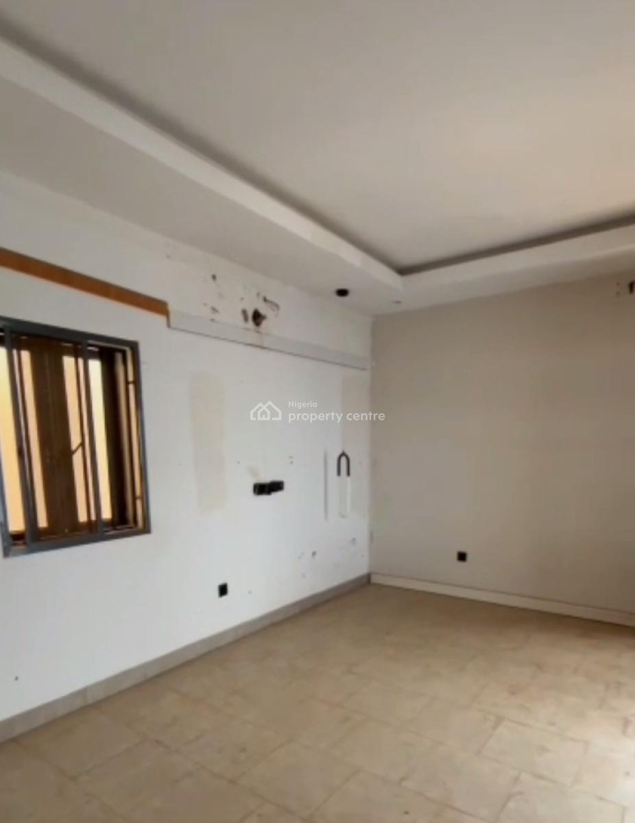 Distress 4 Bedroom Terraces Duplex, Gaduwa, Abuja, Terraced Duplex for Sale