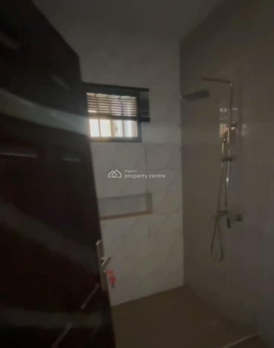 Distress 4 Bedroom Terraces Duplex, Gaduwa, Abuja, Terraced Duplex for Sale