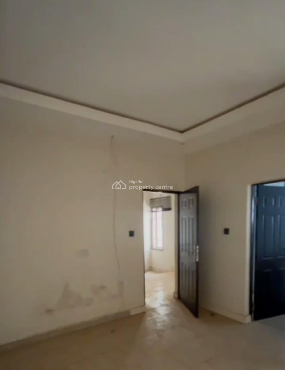 Distress 4 Bedroom Terraces Duplex, Gaduwa, Abuja, Terraced Duplex for Sale