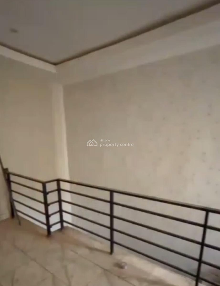 Distress 4 Bedroom Terraces Duplex, Gaduwa, Abuja, Terraced Duplex for Sale