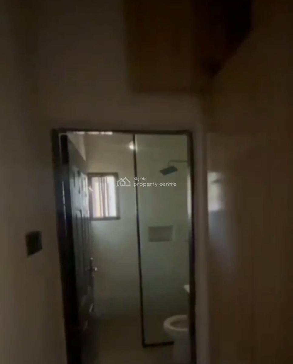 Distress 4 Bedroom Terraces Duplex, Gaduwa, Abuja, Terraced Duplex for Sale