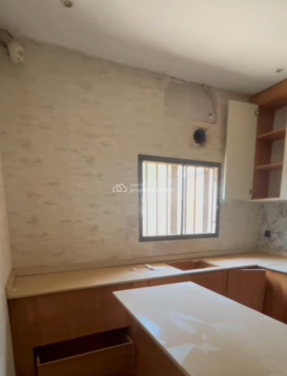 Distress 4 Bedroom Terraces Duplex, Gaduwa, Abuja, Terraced Duplex for Sale