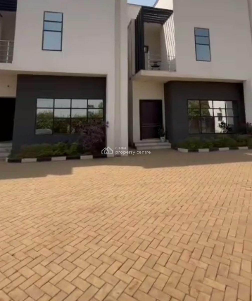 Distress 4 Bedroom Terraces Duplex, Gaduwa, Abuja, Terraced Duplex for Sale