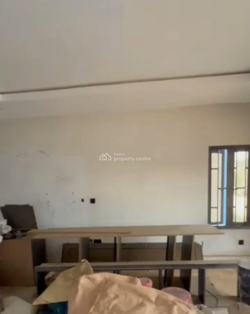 Distress 4 Bedroom Terraces Duplex, Gaduwa, Abuja, Terraced Duplex for Sale