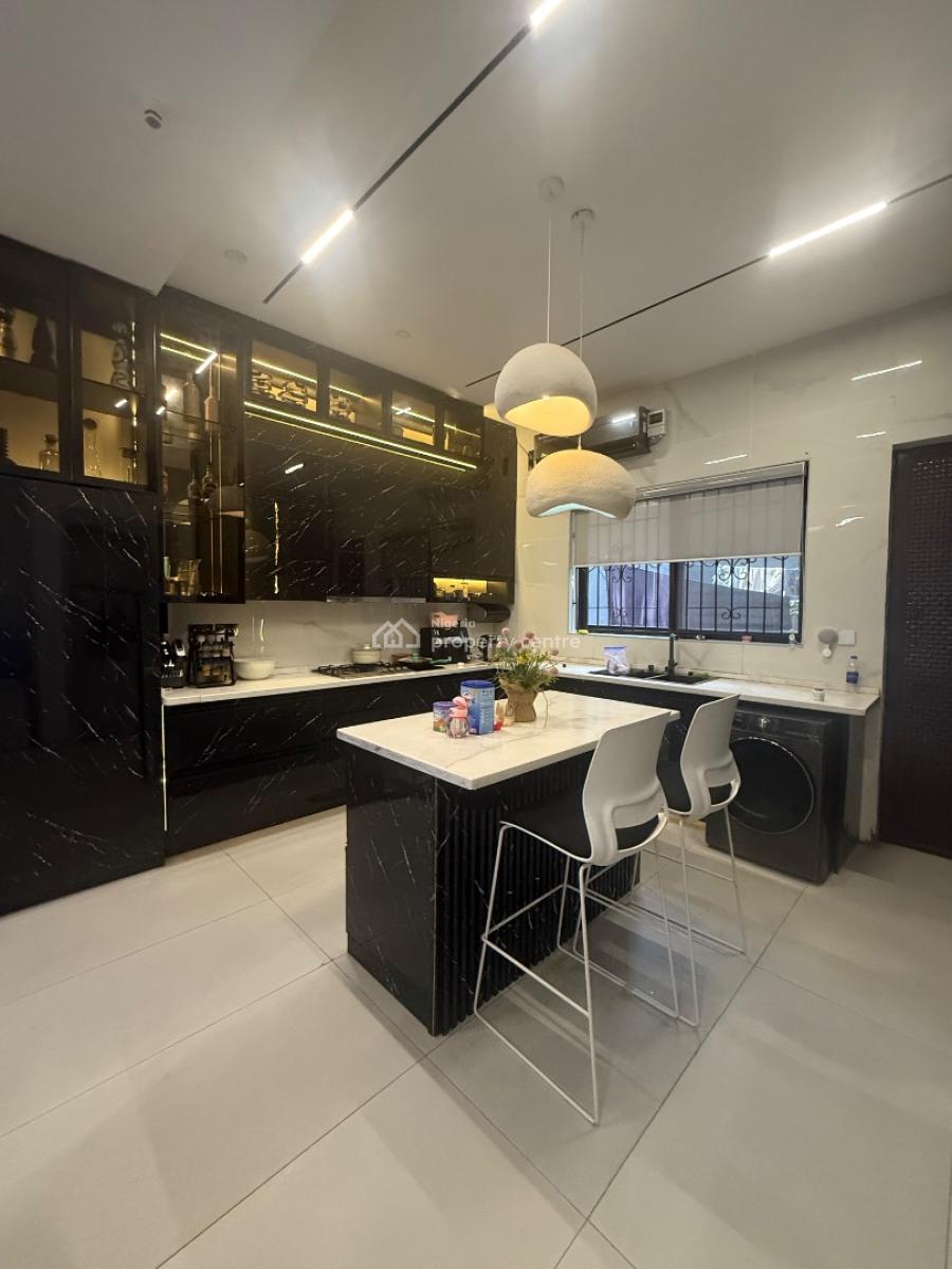 3 Bedrooms Terraced Duplex, Lekki Phase 1, Lekki, Lagos, Terraced Duplex for Sale