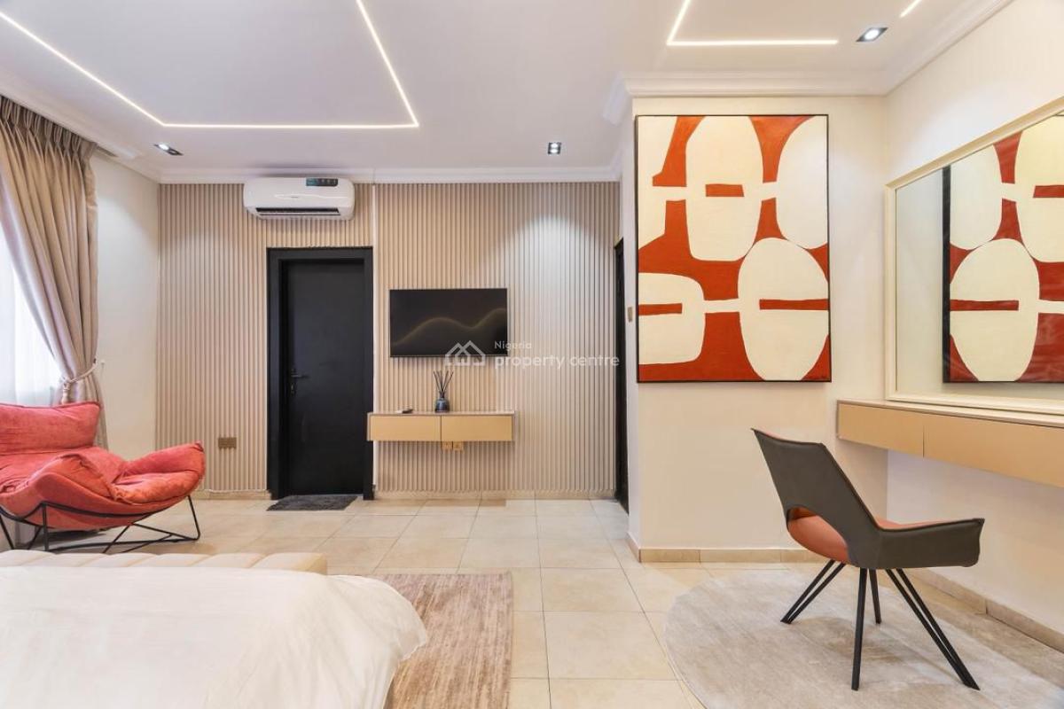 Luxurious 3 Bedrooms Apartment with Gymnasium and Swimming Pool, Lekki Phase 1, Lekki, Lagos, Flat / Apartment Short Let