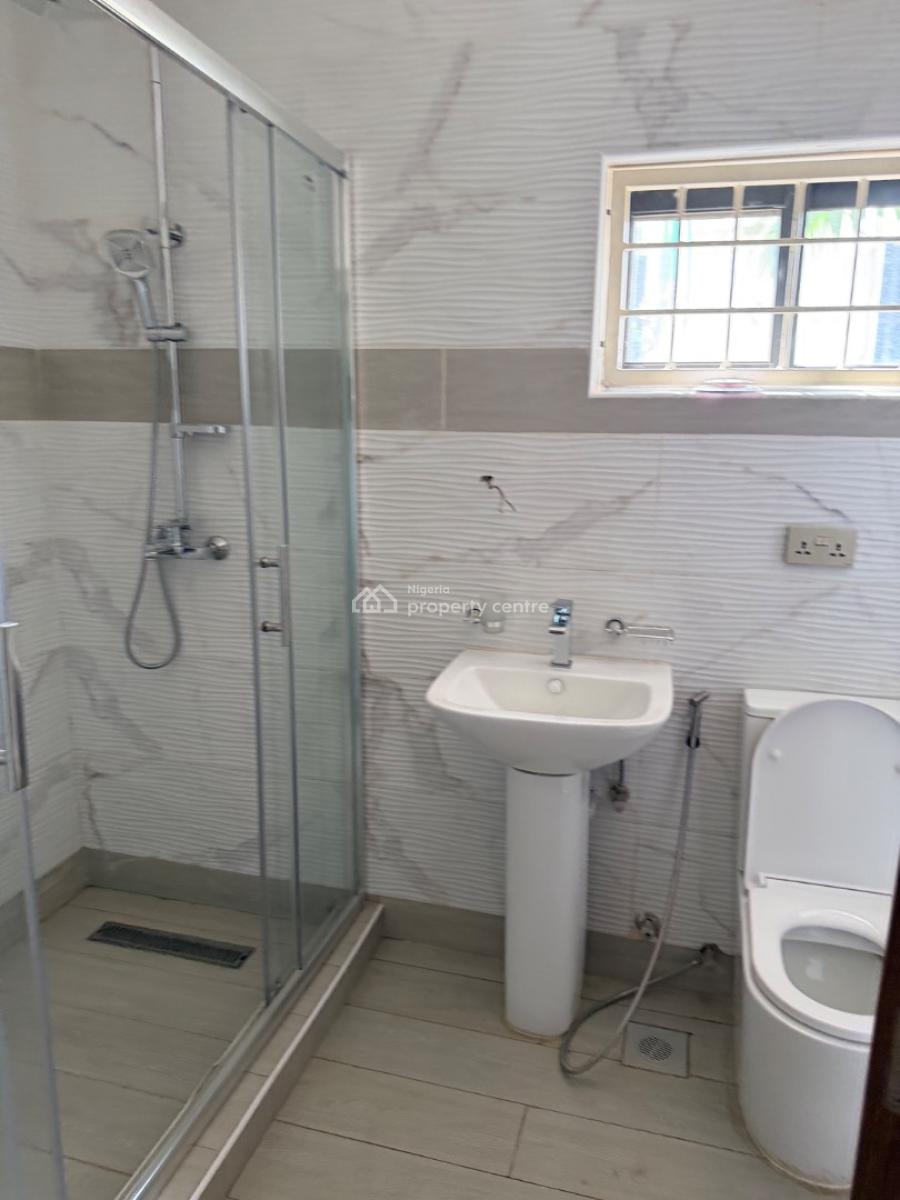 Standard 3 Bedroom Spa with a Bq, Asokoro District, Abuja, Flat / Apartment for Rent