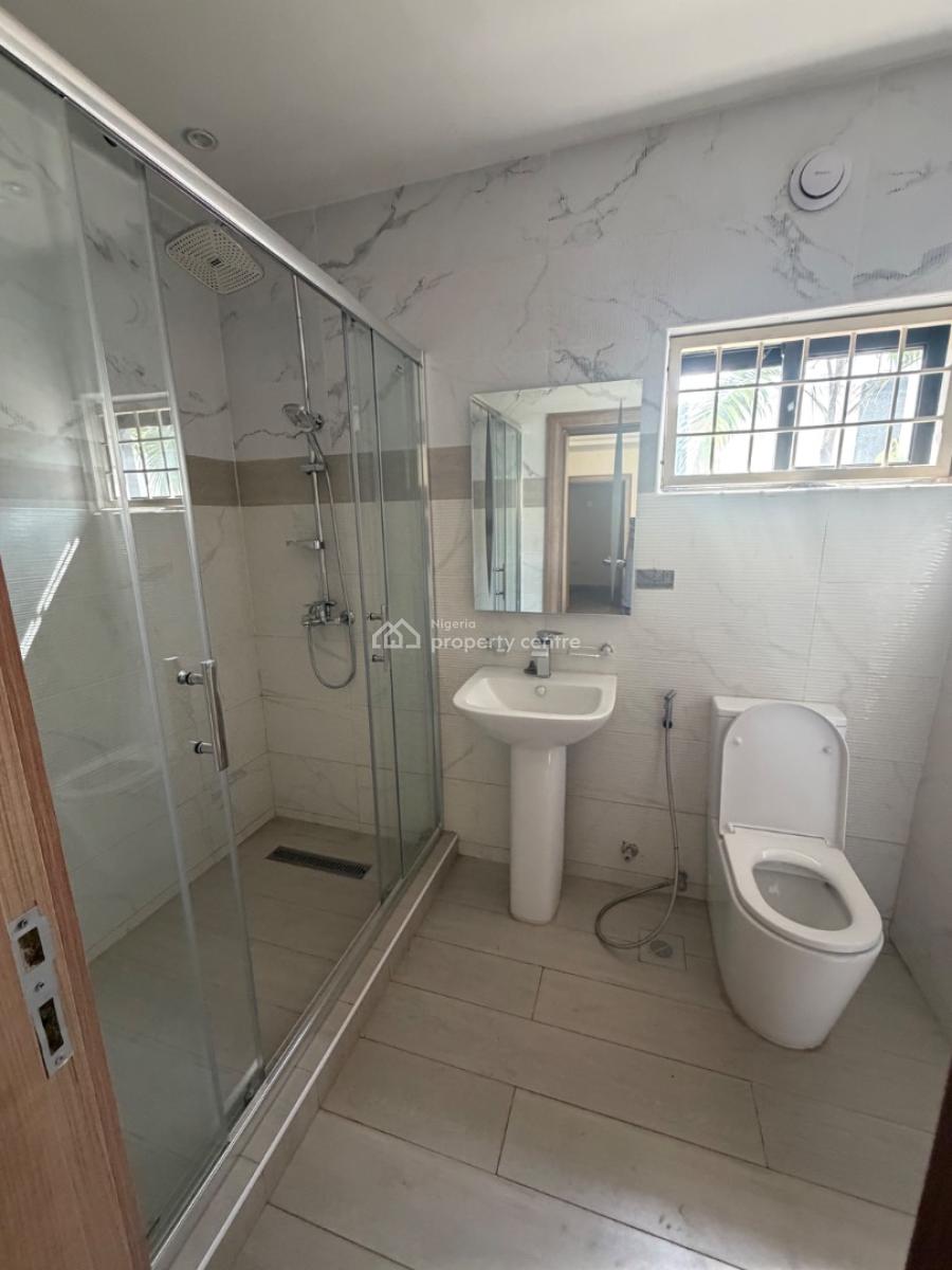 Standard 3 Bedroom Spa with a Bq, Asokoro District, Abuja, Flat / Apartment for Rent