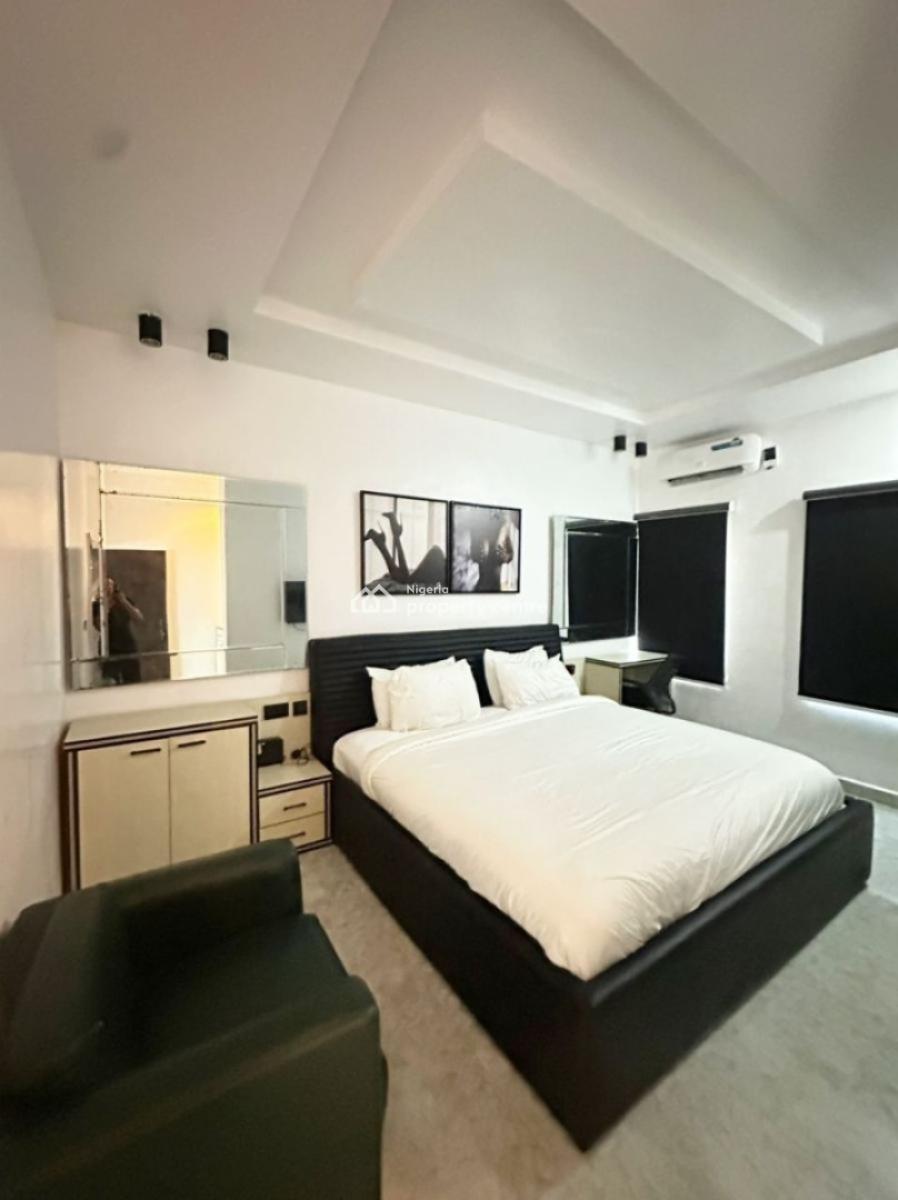 Distress: 3 Bedroom Duplex in Pristine Condition, Ikate, Lekki, Lagos, Terraced Duplex for Sale