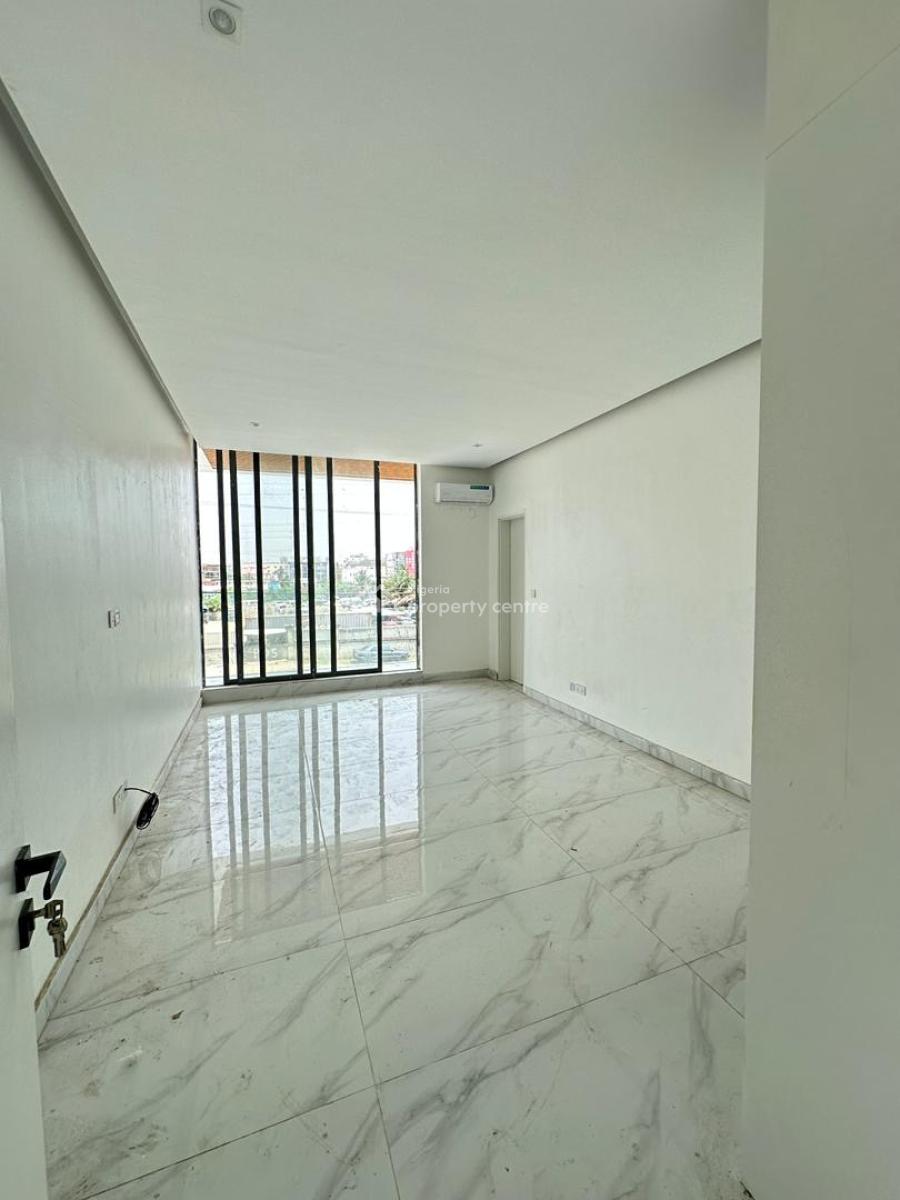 Outstanding Luxury 2 Bedroom Apartment + Elevator,gym & Pool, Lekki Phase 1, Lekki, Lagos, Flat / Apartment for Sale