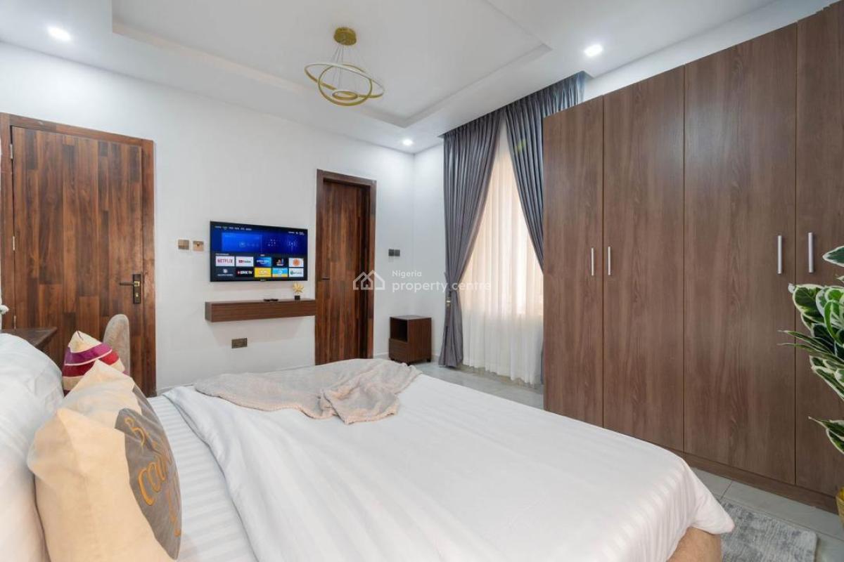 Luxury 3-bedroom Apartment with Housekeeping and Gymnasium, Ensuite Rooms,concierge and 24hrs Power Supply and Security, Ikate, Lekki, Lagos, Flat / Apartment Short Let