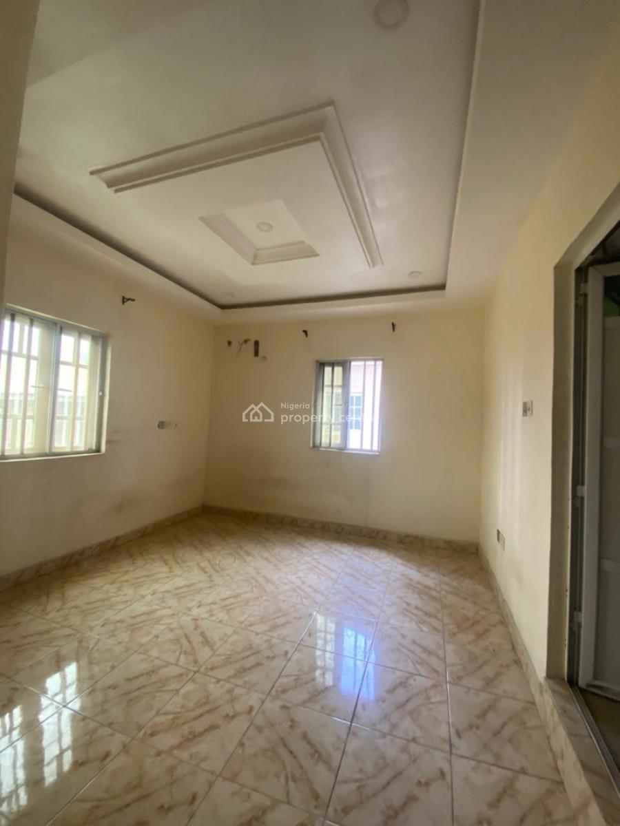 Standard and Spacious 3 Bedroom Upstairs, Abraham Adesanya Bus Stop, Ajah, Lagos, Flat / Apartment for Rent
