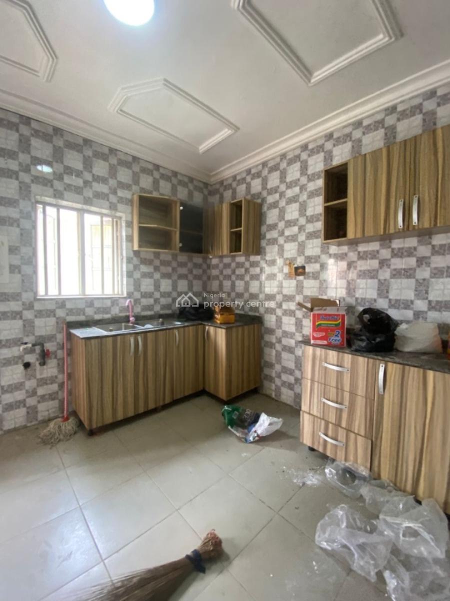 Standard and Spacious 3 Bedroom Upstairs, Abraham Adesanya Bus Stop, Ajah, Lagos, Flat / Apartment for Rent