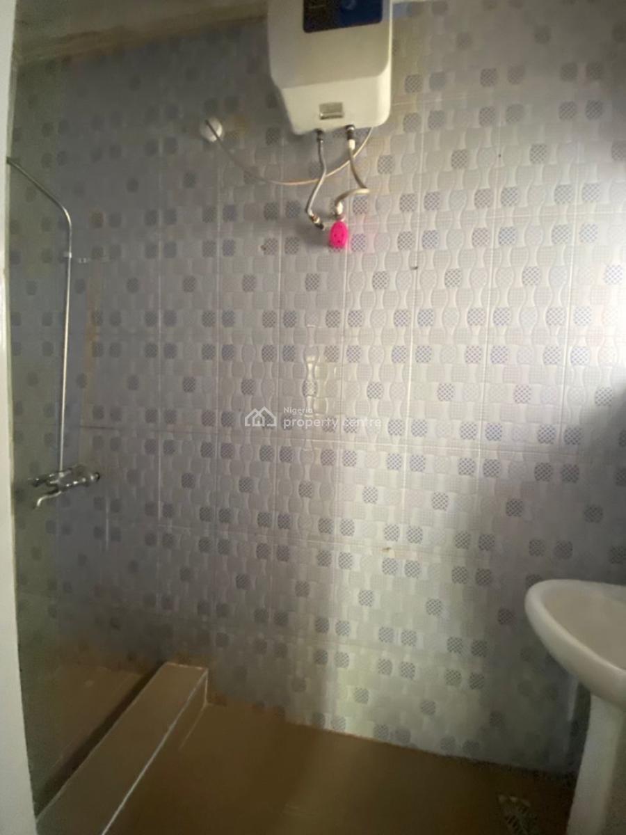 Standard and Spacious 3 Bedroom Upstairs, Abraham Adesanya Bus Stop, Ajah, Lagos, Flat / Apartment for Rent