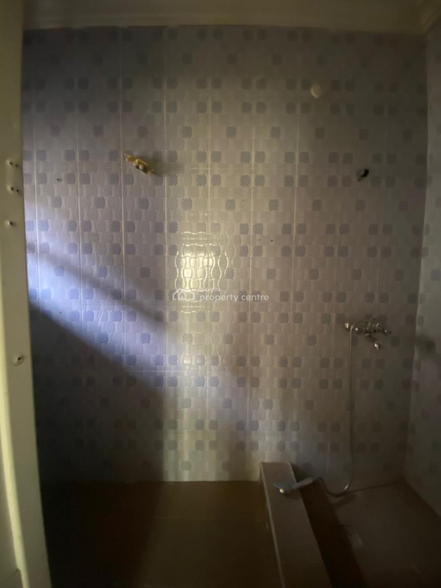 Standard and Spacious 3 Bedroom Upstairs, Abraham Adesanya Bus Stop, Ajah, Lagos, Flat / Apartment for Rent