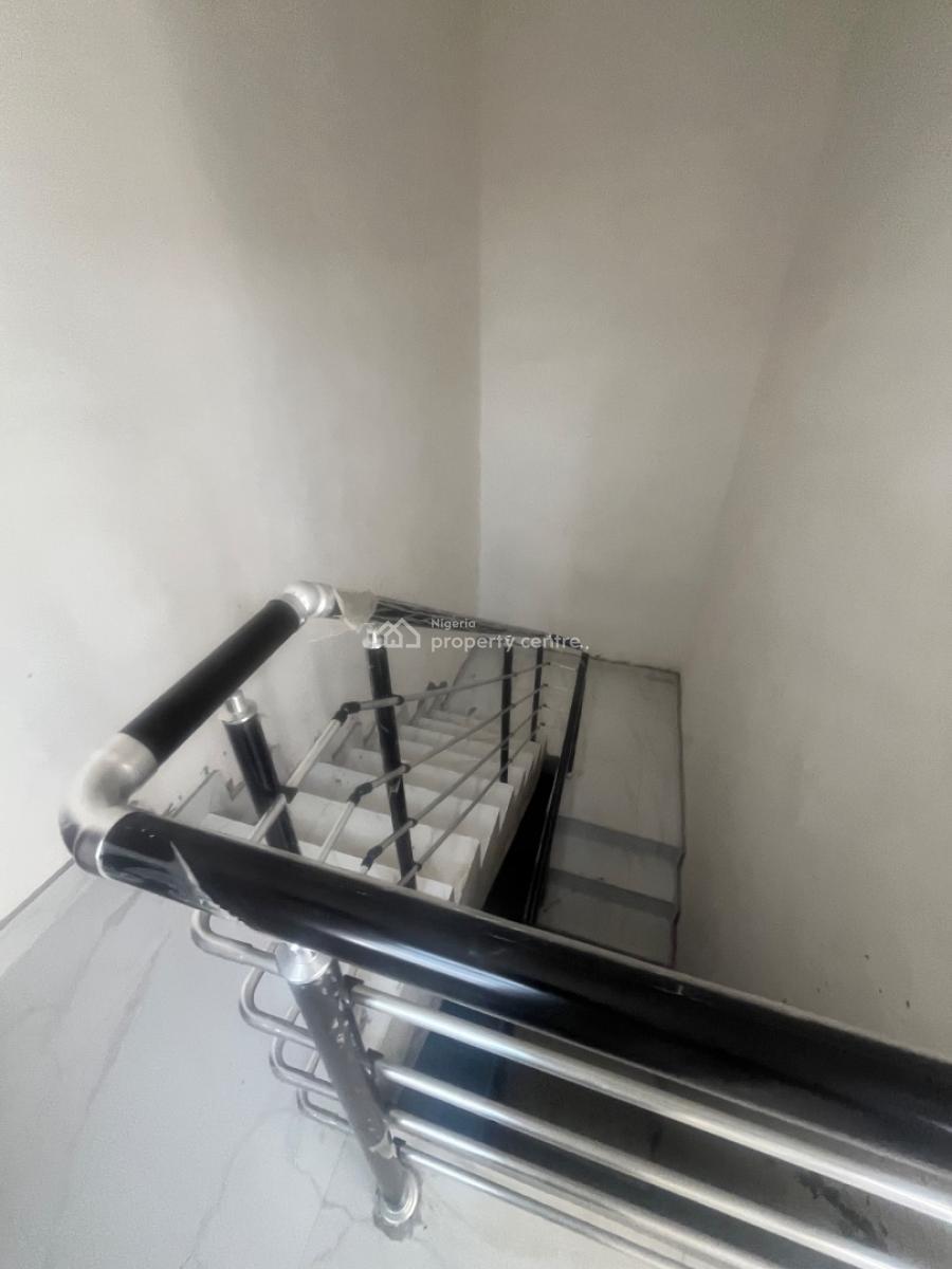 2 Bedroom Flat, Agunbiade Estate, Ogombo, Ajah, Lagos, Flat / Apartment for Rent