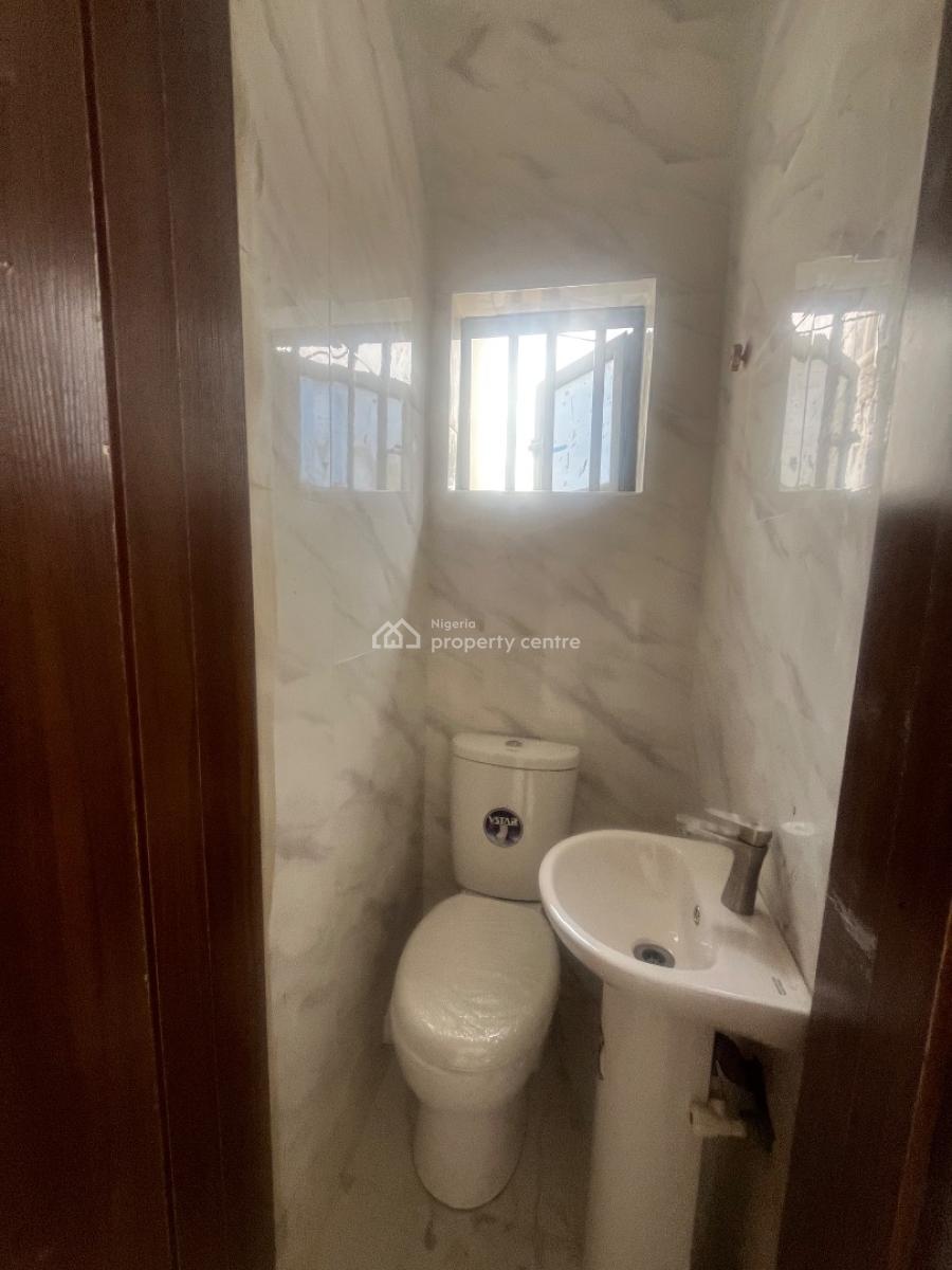 2 Bedroom Flat, Agunbiade Estate, Ogombo, Ajah, Lagos, Flat / Apartment for Rent