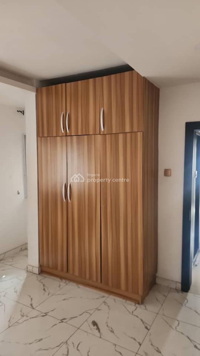 Two Bedroom Flat, Brf Estate, Iponri, Surulere, Lagos, Flat / Apartment for Sale