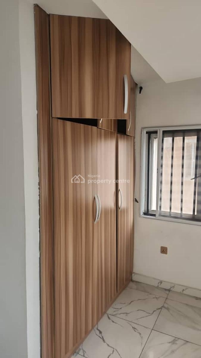 Two Bedroom Flat, Brf Estate, Iponri, Surulere, Lagos, Flat / Apartment for Sale