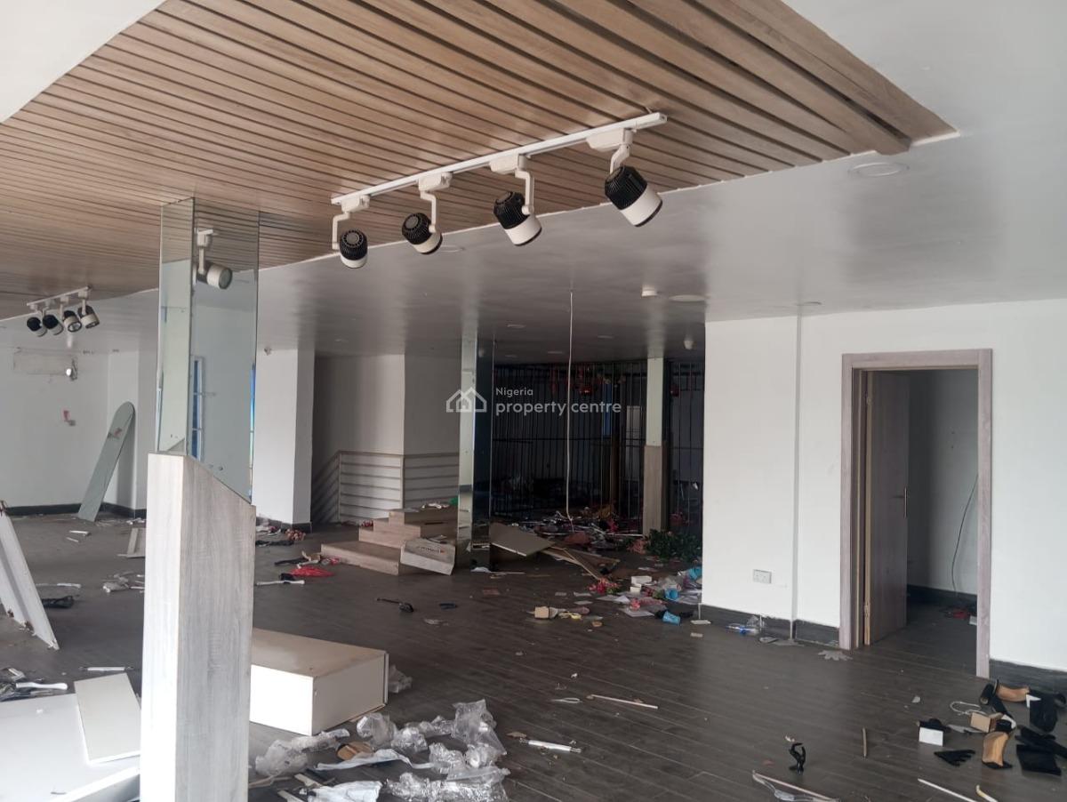 Open Plan Office Space Measuring 300sqmts, Along Opebi Road, Ikeja, Lagos, Office Space for Rent