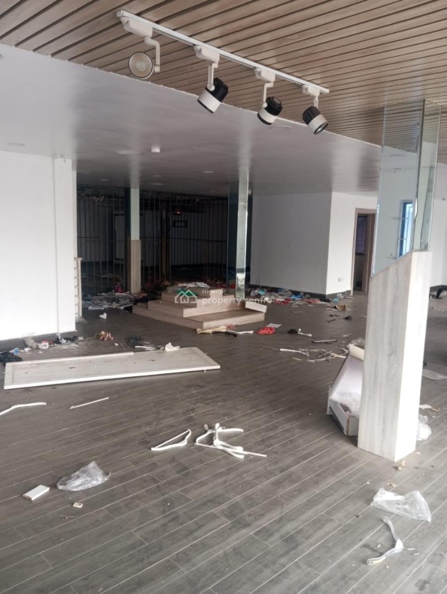 Open Plan Office Space Measuring 300sqmts, Along Opebi Road, Ikeja, Lagos, Office Space for Rent