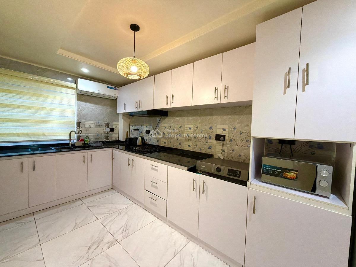 Beautiful Spacious Luxury 1 Bedroom Penthouse, Lekki Phase 1, Lekki, Lagos, Flat / Apartment Short Let