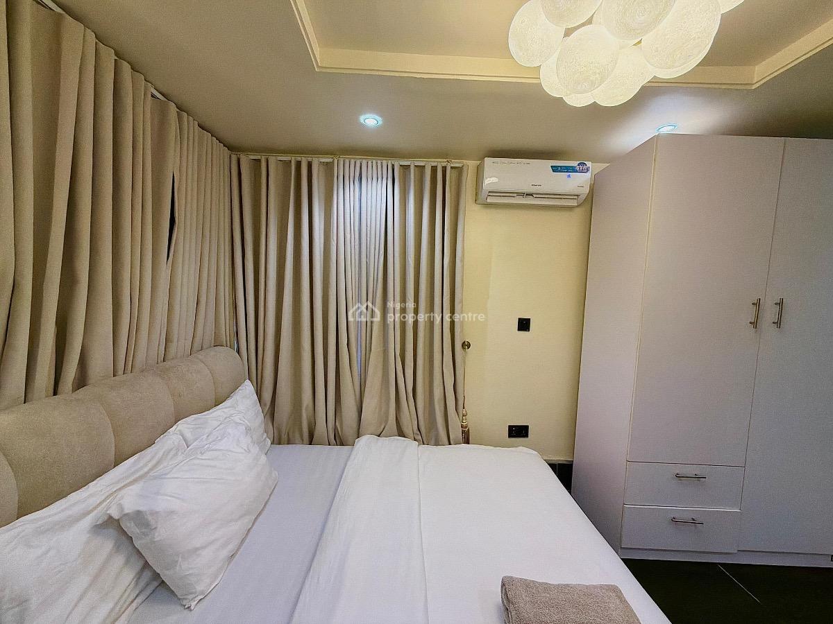 Beautiful Spacious Luxury 1 Bedroom Penthouse, Lekki Phase 1, Lekki, Lagos, Flat / Apartment Short Let