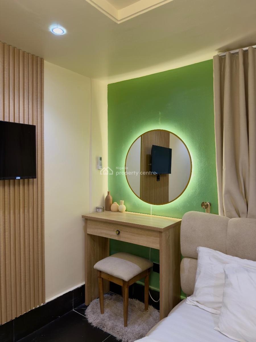 Beautiful Spacious Luxury 1 Bedroom Penthouse, Lekki Phase 1, Lekki, Lagos, Flat / Apartment Short Let