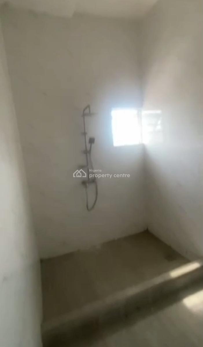 Standard Spacious 2 Bedroom Apartment, Off, Sabo, Yaba, Lagos, Flat / Apartment for Rent