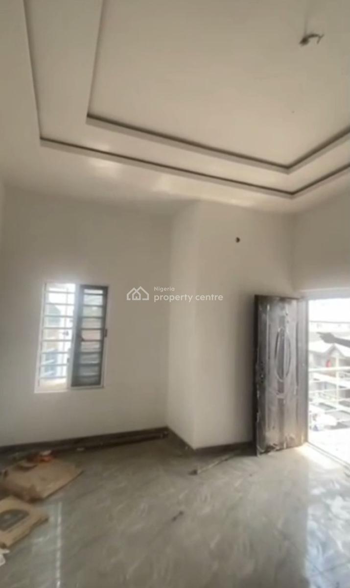 Standard Spacious 2 Bedroom Apartment, Off, Sabo, Yaba, Lagos, Flat / Apartment for Rent