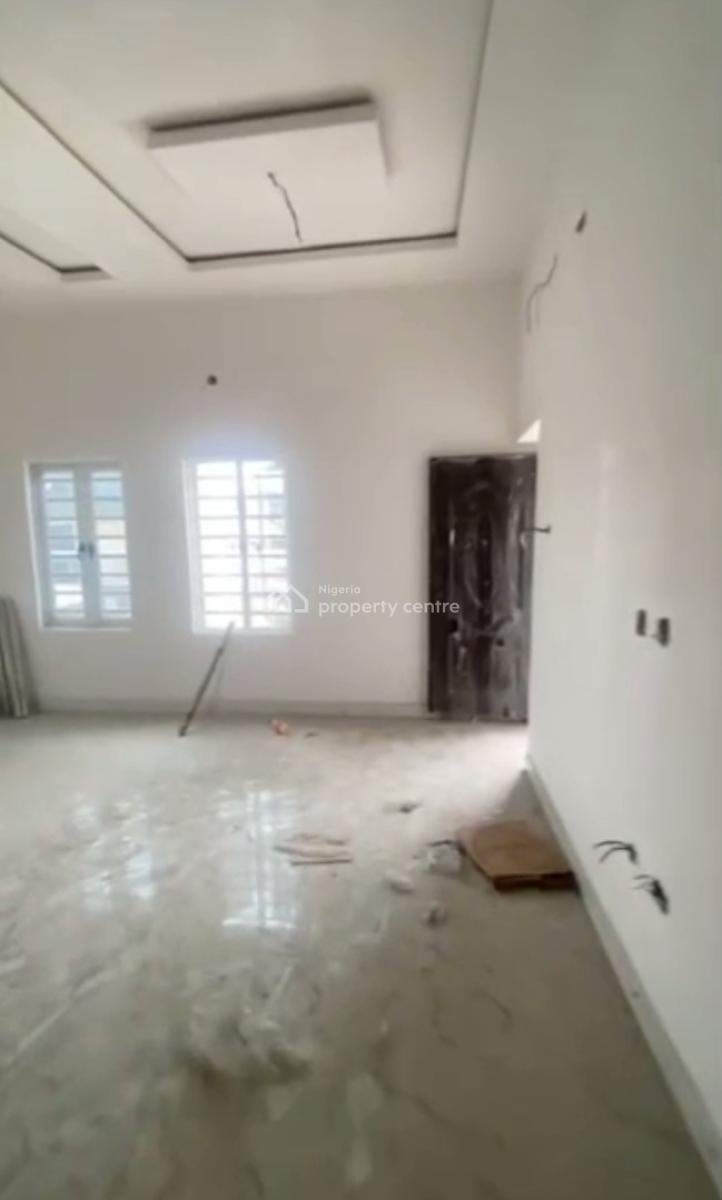 Standard Spacious 2 Bedroom Apartment, Off, Sabo, Yaba, Lagos, Flat / Apartment for Rent