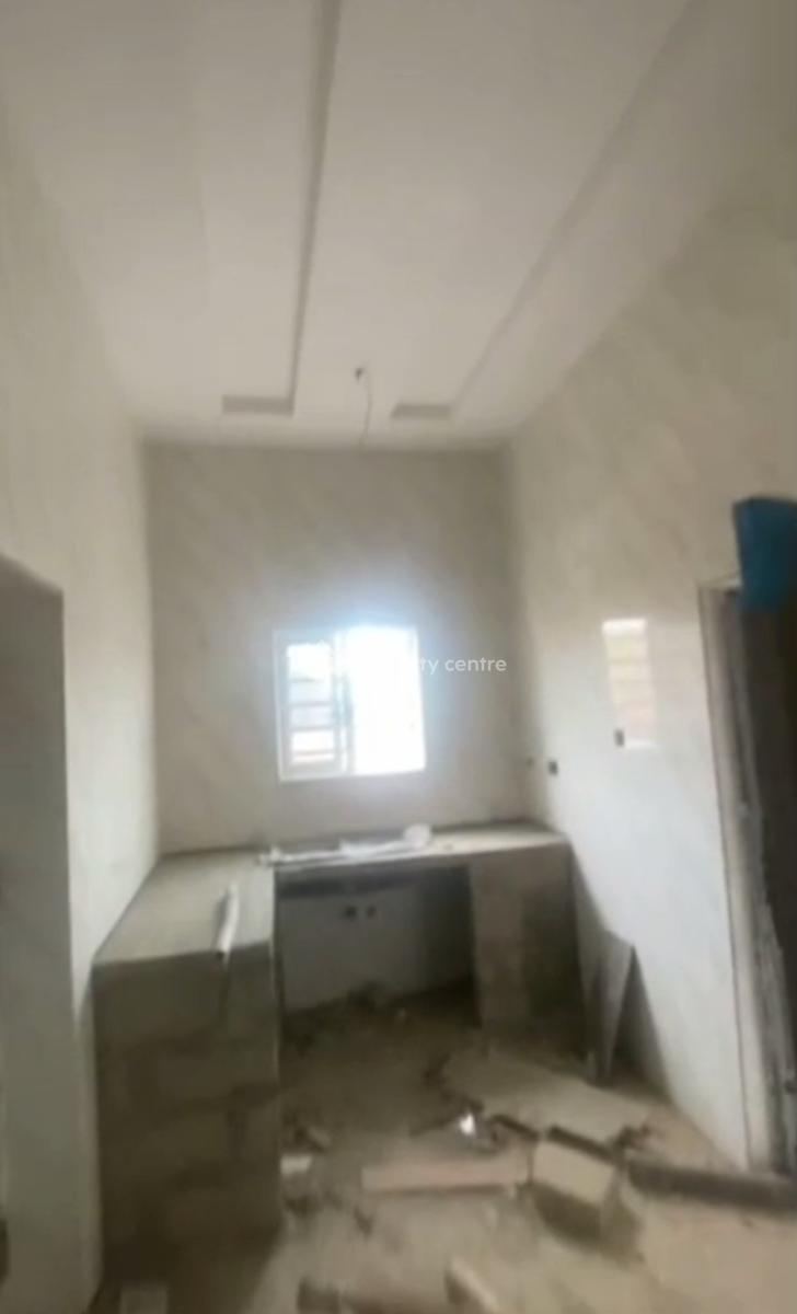 Standard Spacious 2 Bedroom Apartment, Off, Sabo, Yaba, Lagos, Flat / Apartment for Rent