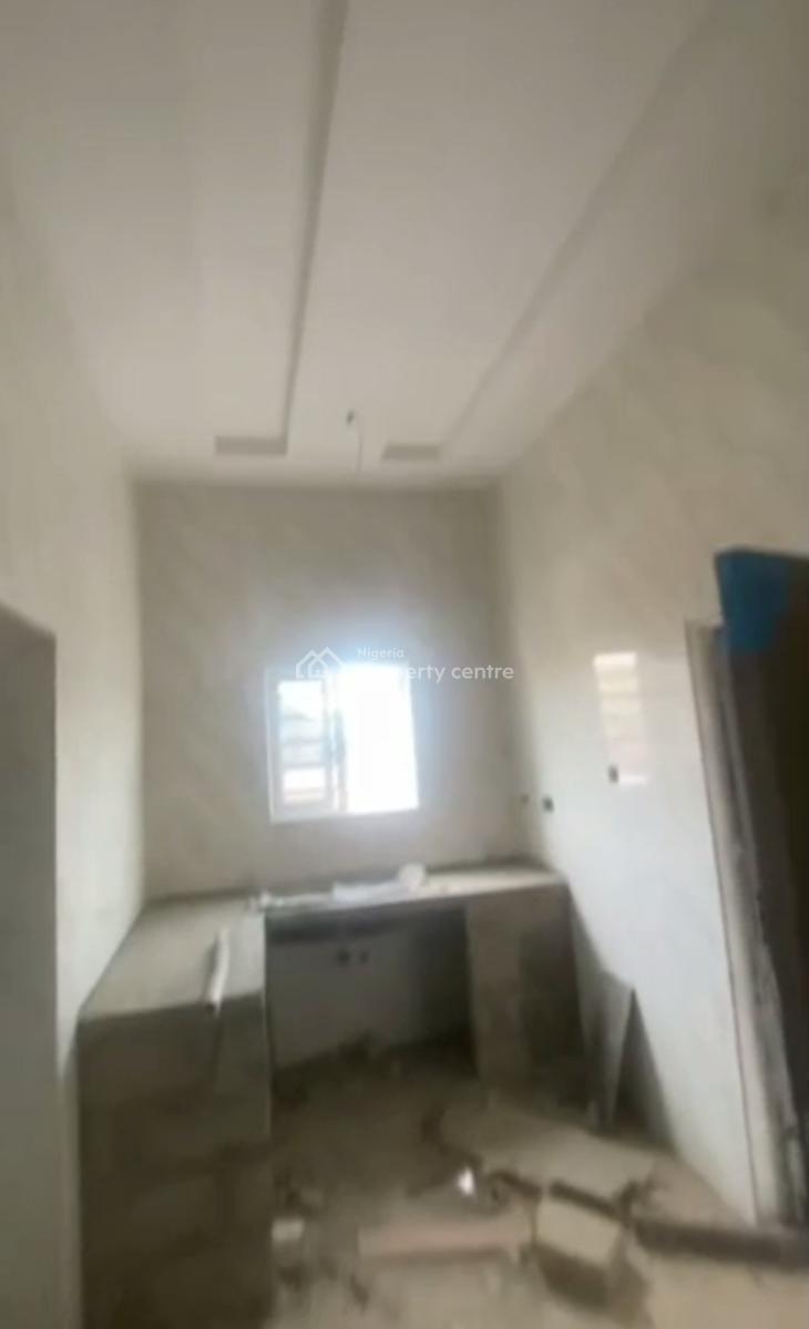 Standard Spacious 2 Bedroom Apartment, Off, Sabo, Yaba, Lagos, Flat / Apartment for Rent