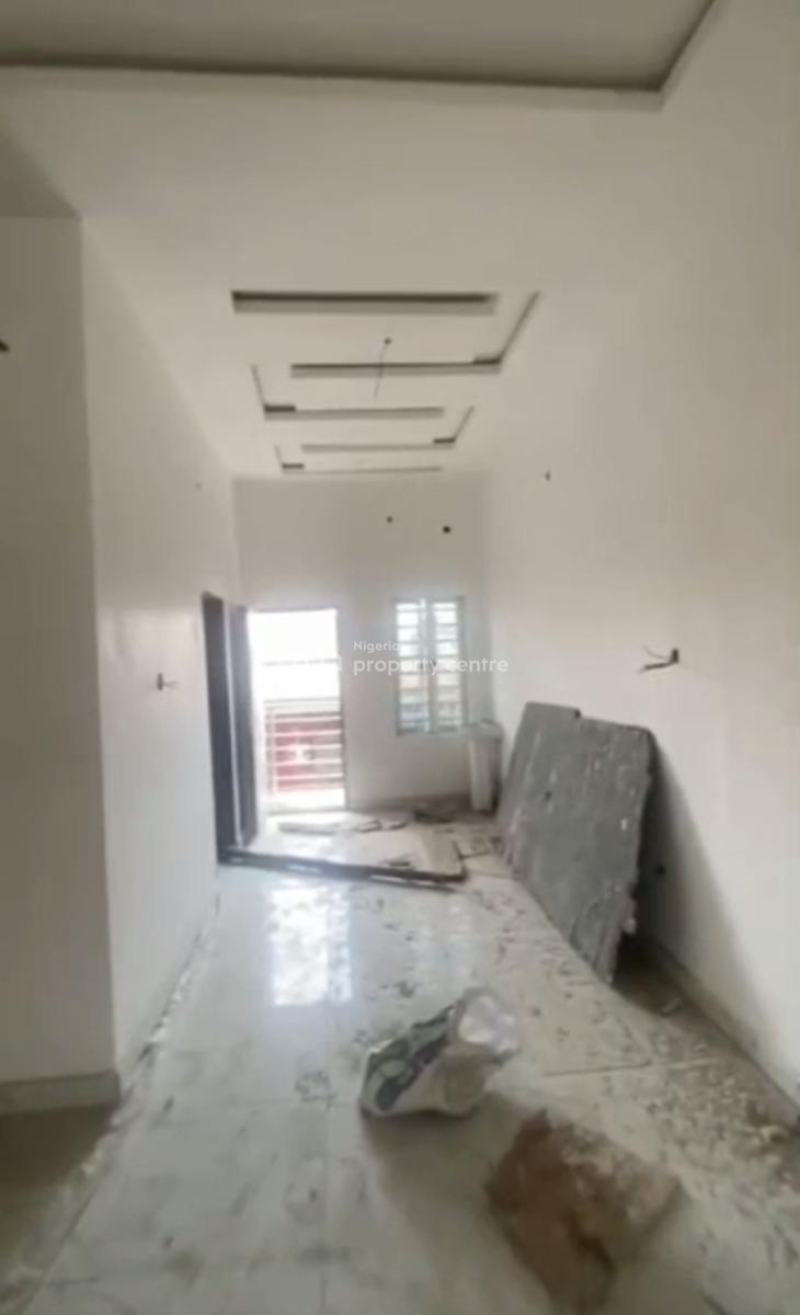Standard Spacious 2 Bedroom Apartment, Off, Sabo, Yaba, Lagos, Flat / Apartment for Rent