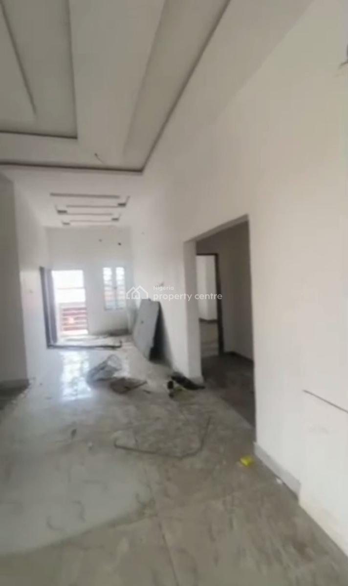 Standard Spacious 2 Bedroom Apartment, Off, Sabo, Yaba, Lagos, Flat / Apartment for Rent