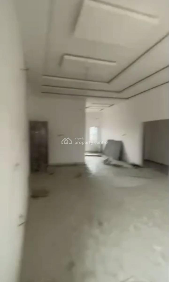 Standard Spacious 2 Bedroom Apartment, Off, Sabo, Yaba, Lagos, Flat / Apartment for Rent