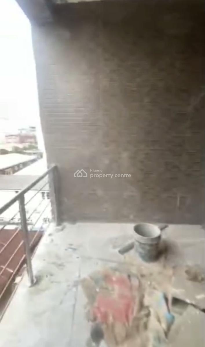 Standard Spacious 2 Bedroom Apartment, Off, Sabo, Yaba, Lagos, Flat / Apartment for Rent