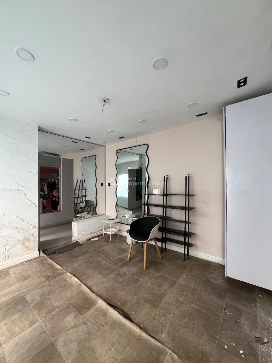 Office/shop Space  4 Million, Lekki Phase 1, Lekki, Lagos, Shop for Rent