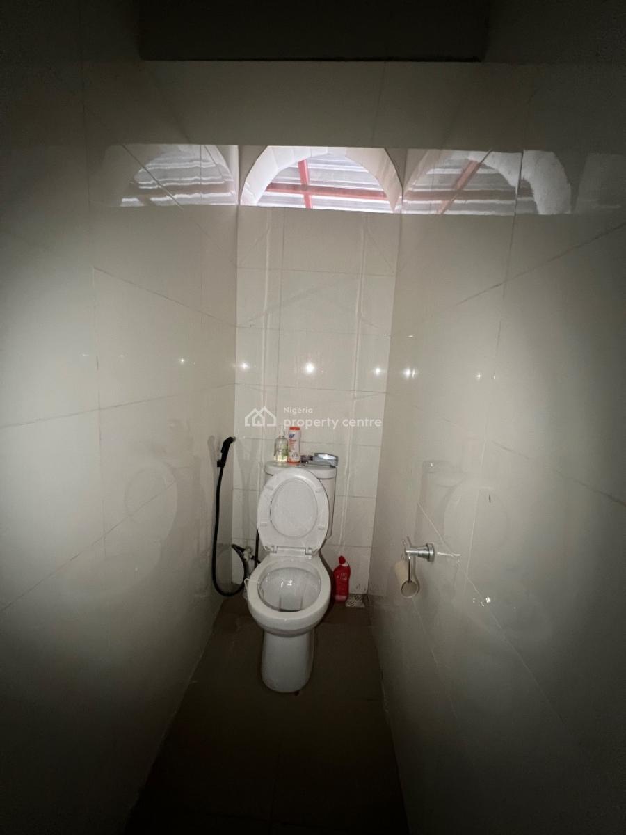 Office/shop Space  4 Million, Lekki Phase 1, Lekki, Lagos, Shop for Rent