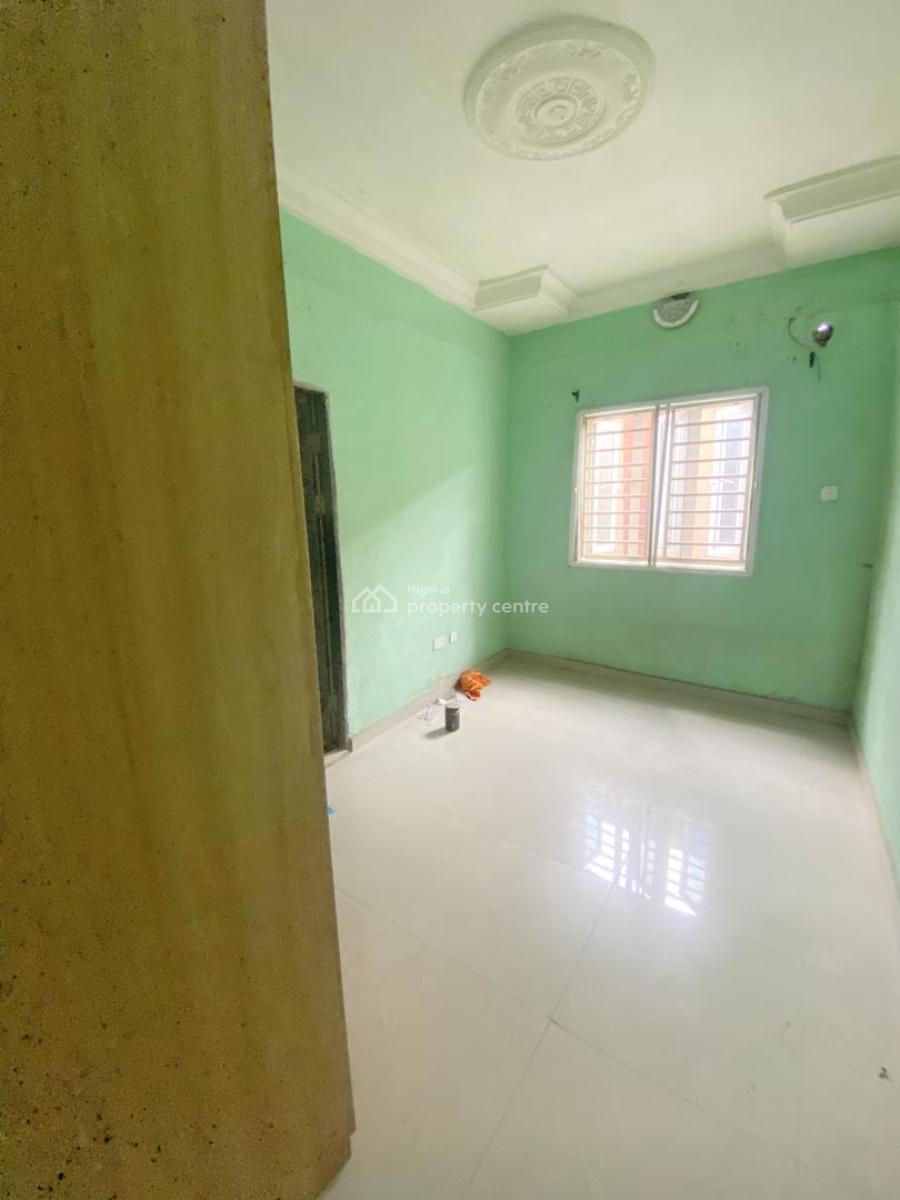 Well Maintained 2 Bedrooms Apartment, Olowora, Omole Phase 2, Ikeja, Lagos, Flat / Apartment for Rent